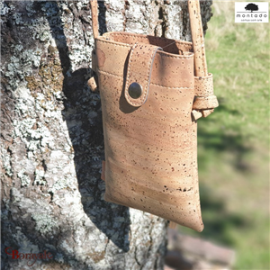 Pochette téléphone 10 cm en liège , série: Exclusive, Montado naturel foncé